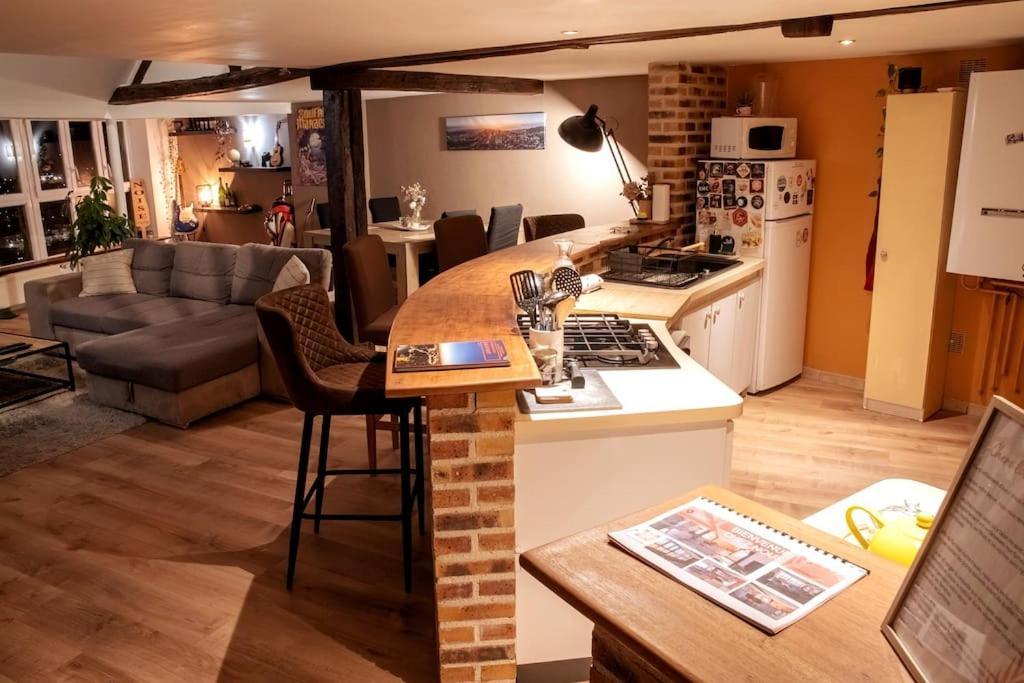 Duplex Atypique Dans La Cite Medievale Laon Extérieur photo