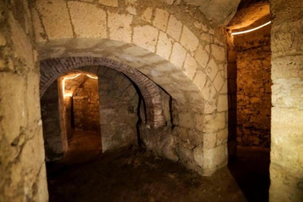 Duplex Atypique Dans La Cite Medievale Laon Extérieur photo